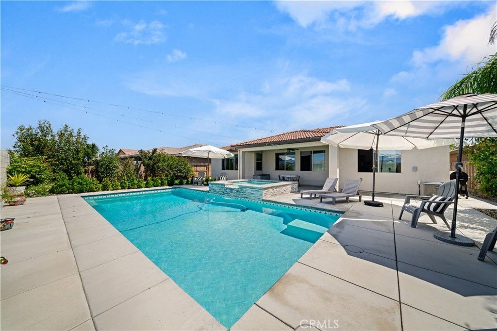 Image 32 of property listing at 227 Hammersmith, Bakersfield, CA 93314