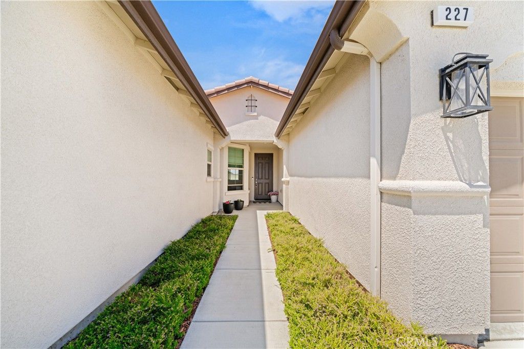 Image 36 of property listing at 227 Hammersmith, Bakersfield, CA 93314