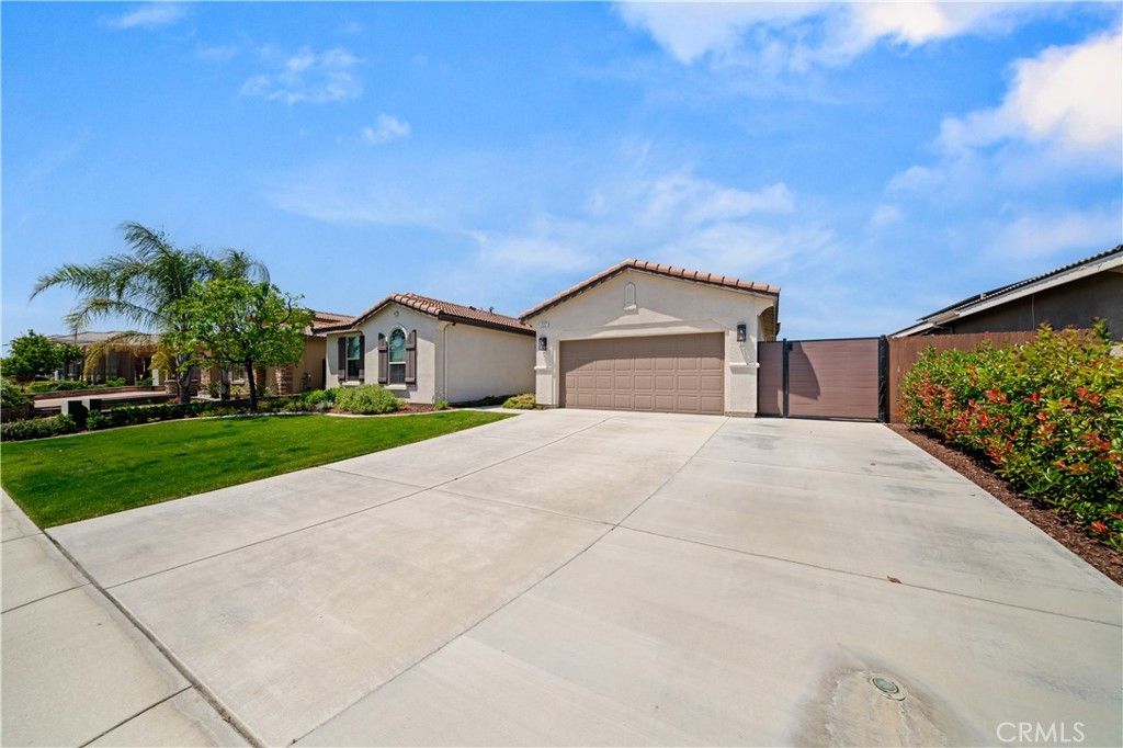 Image 37 of property listing at 227 Hammersmith, Bakersfield, CA 93314