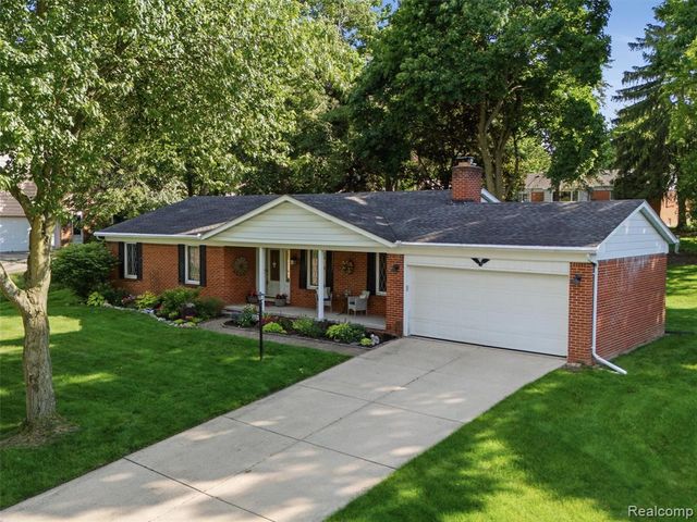 36829 Lansbury Lane, Farmington, MI 48335