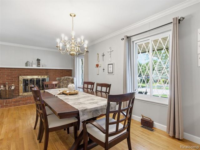 36829 Lansbury Lane, Farmington, MI 48335