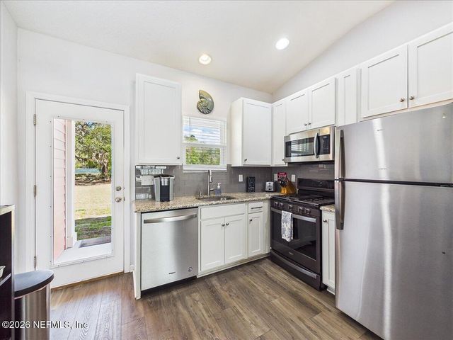 100 PILOTHOUSE Court, Palatka, FL 32177
