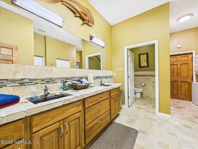 100 PILOTHOUSE Court, Palatka, FL 32177