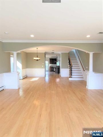 35 W Edsall Avenue B, Palisades Park, NJ 07650