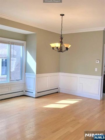 35 W Edsall Avenue B, Palisades Park, NJ 07650