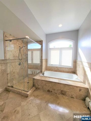 35 W Edsall Avenue B, Palisades Park, NJ 07650