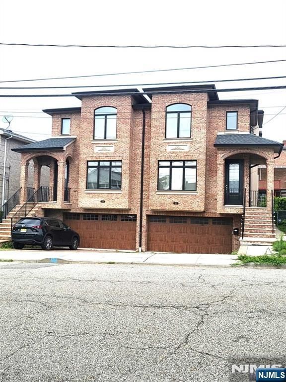 35 W Edsall Avenue B, Palisades Park, NJ 07650