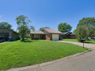 2233 Willow Lane, Miami, OK 74354