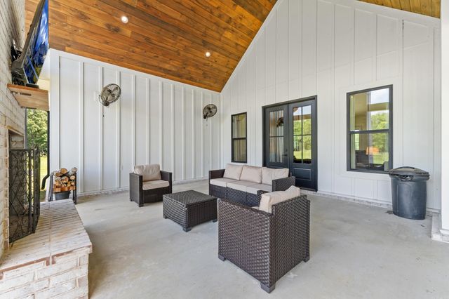 157 S Mt Olive Road, Vilonia, AR 72173