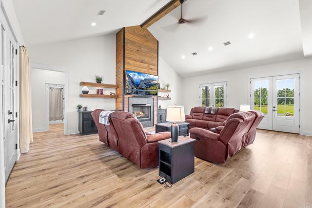 157 S Mt Olive Road, Vilonia, AR 72173