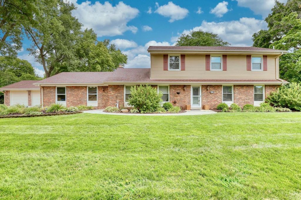 8246 Firwood LANE, Greendale, WI 53129