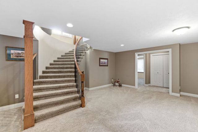 2533 N Loch Lomond Ct, Wichita, KS 67228