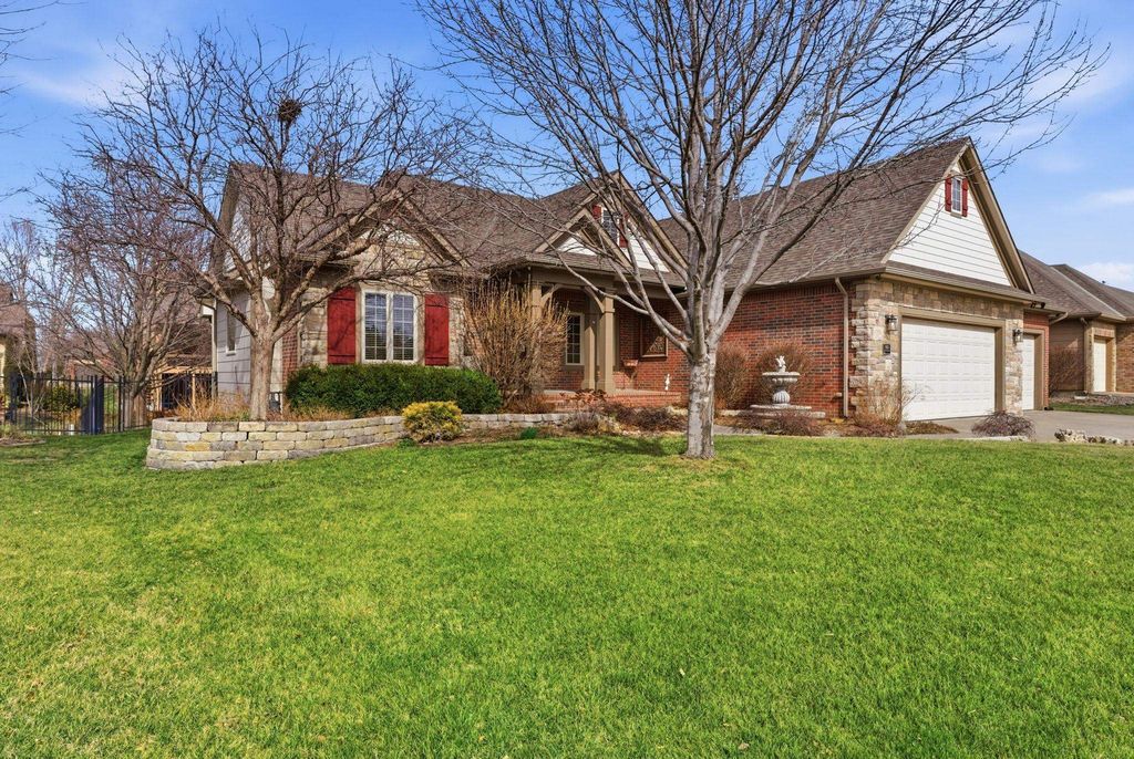 2533 N Loch Lomond Ct, Wichita, KS 67228