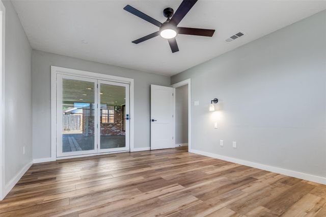 2406 Shelia Street, Pearland, TX 77581