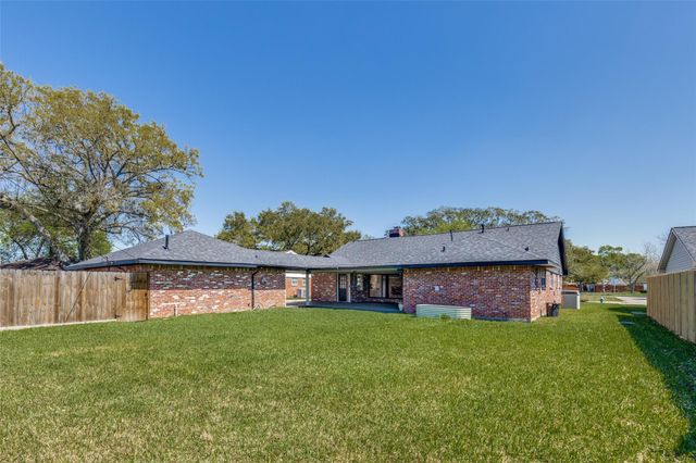 2406 Shelia Street, Pearland, TX 77581