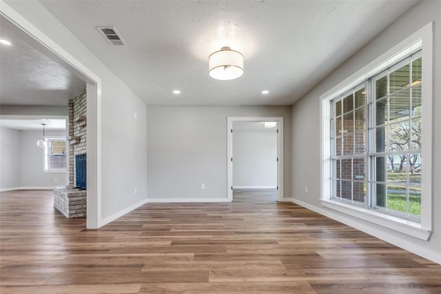 2406 Shelia Street, Pearland, TX 77581