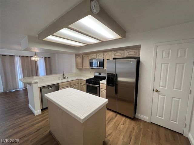 2628 Golden Sands Drive, Las Vegas, NV 89128