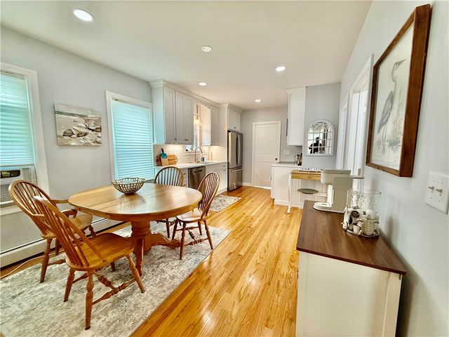 18 Carey Street, Newport, RI 02840