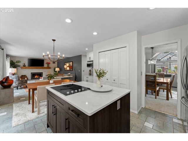 15611 PARTRIDGE Dr, Lake Oswego, OR 97035