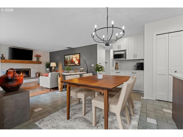 15611 PARTRIDGE Dr, Lake Oswego, OR 97035
