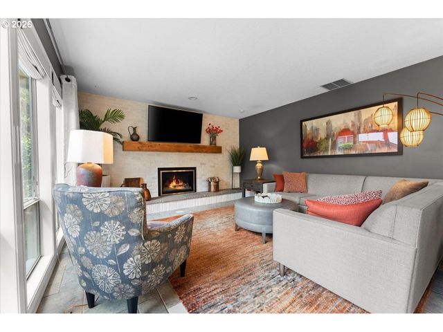 15611 PARTRIDGE Dr, Lake Oswego, OR 97035