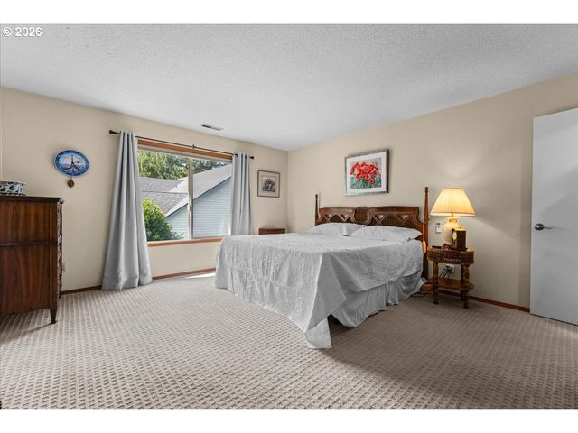 15611 PARTRIDGE Dr, Lake Oswego, OR 97035