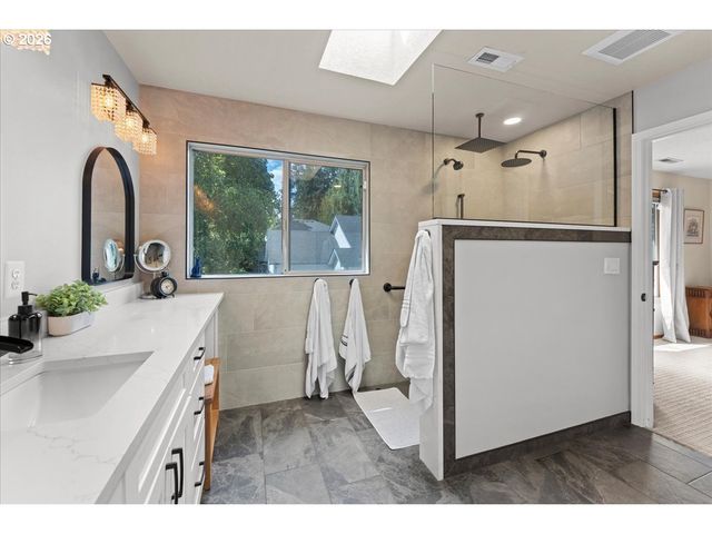 15611 PARTRIDGE Dr, Lake Oswego, OR 97035