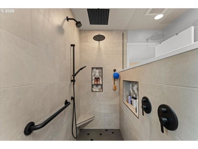 15611 PARTRIDGE Dr, Lake Oswego, OR 97035