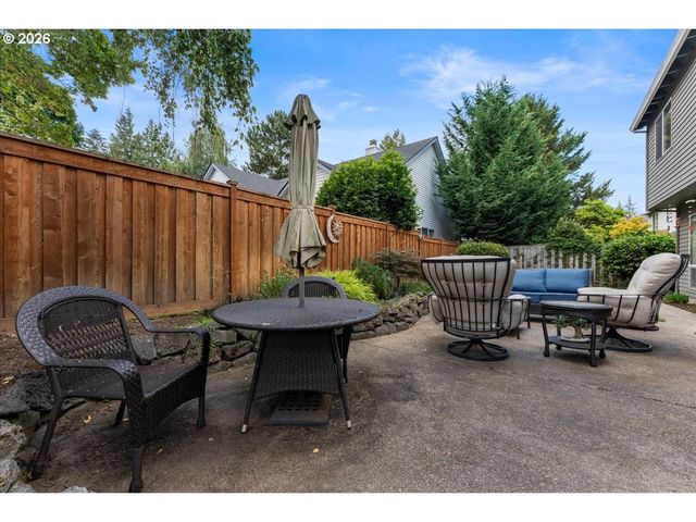 15611 PARTRIDGE Dr, Lake Oswego, OR 97035