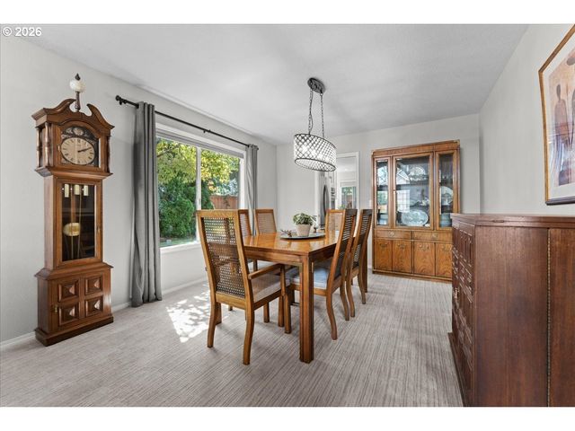 15611 PARTRIDGE Dr, Lake Oswego, OR 97035