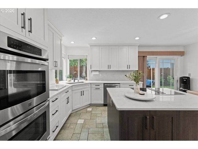 15611 PARTRIDGE Dr, Lake Oswego, OR 97035