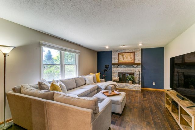 4880 149th Court, Apple Valley, MN 55124