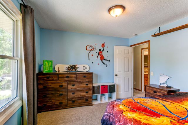 4880 149th Court, Apple Valley, MN 55124