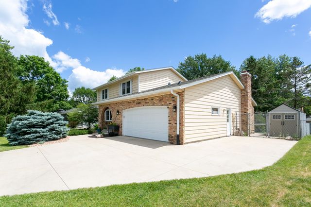 4880 149th Court, Apple Valley, MN 55124