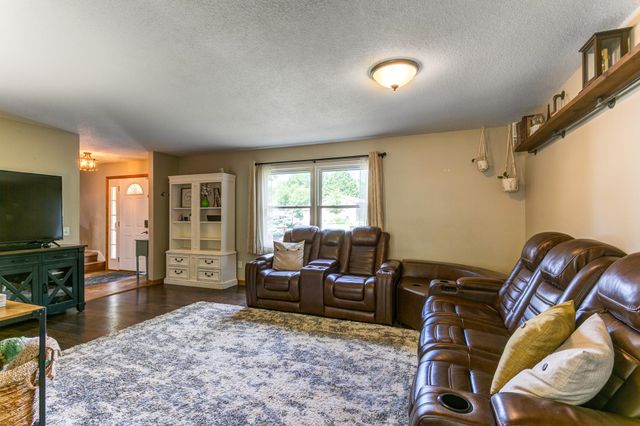 4880 149th Court, Apple Valley, MN 55124