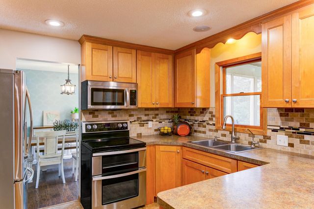 4880 149th Court, Apple Valley, MN 55124