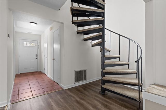 1248 Christian CT, Virginia Beach, VA 23464