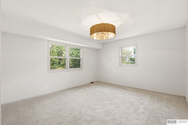 12356 Westover Road, Omaha, NE 68154