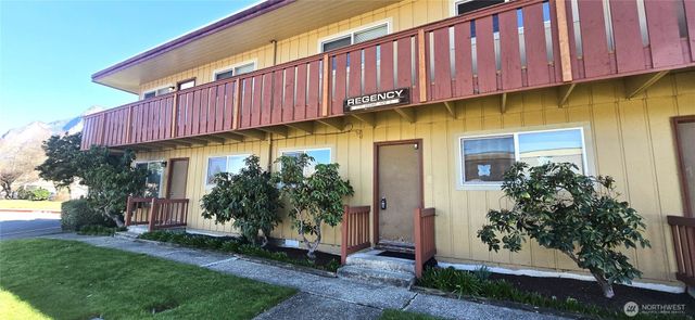 226 Cedar Ave S, North Bend, WA 98045