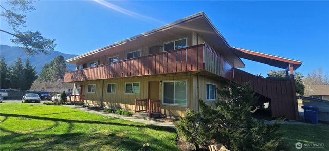 226 Cedar Ave S, North Bend, WA 98045