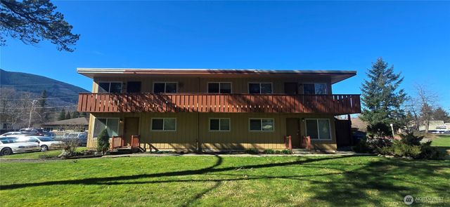 226 Cedar Ave S, North Bend, WA 98045