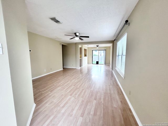 13823 Villa Camino, San Antonio, TX 78233