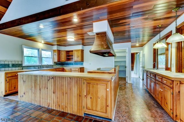 67 Kimble Ln, Sparta Twp., NJ 07871