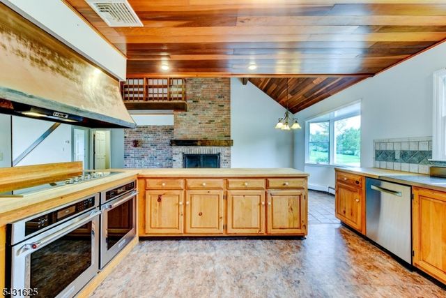 67 Kimble Ln, Sparta Twp., NJ 07871