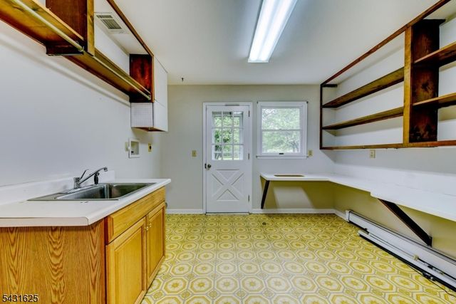 67 Kimble Ln, Sparta Twp., NJ 07871