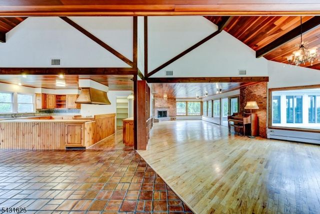 67 Kimble Ln, Sparta Twp., NJ 07871