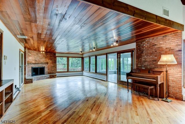 67 Kimble Ln, Sparta Twp., NJ 07871