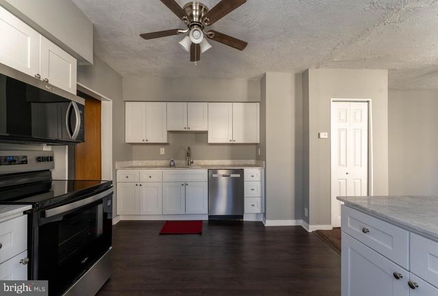 1625 HUDDLE AVE, Linwood, PA 19061