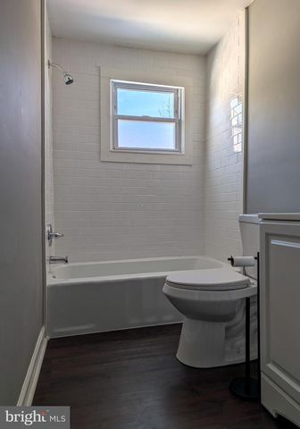 1625 HUDDLE AVE, Linwood, PA 19061