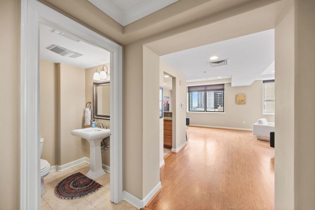 914 Main Street 1504, Houston, TX 77002